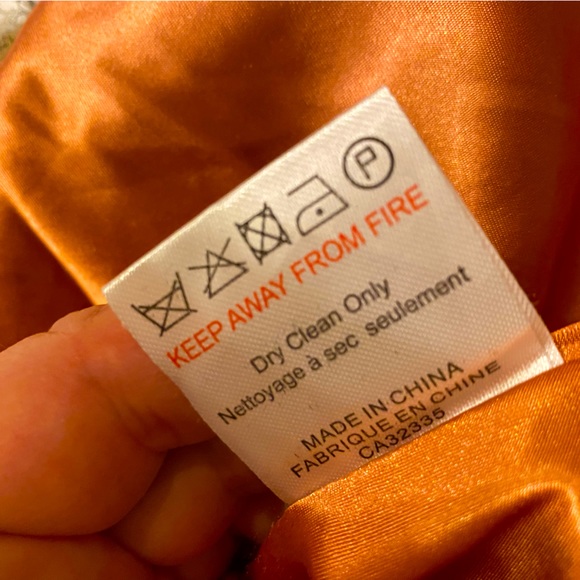 SUPERTRASH 60” Faux Fur Stole Wrap with golden orange shimmery lining. - Picture 7 of 7